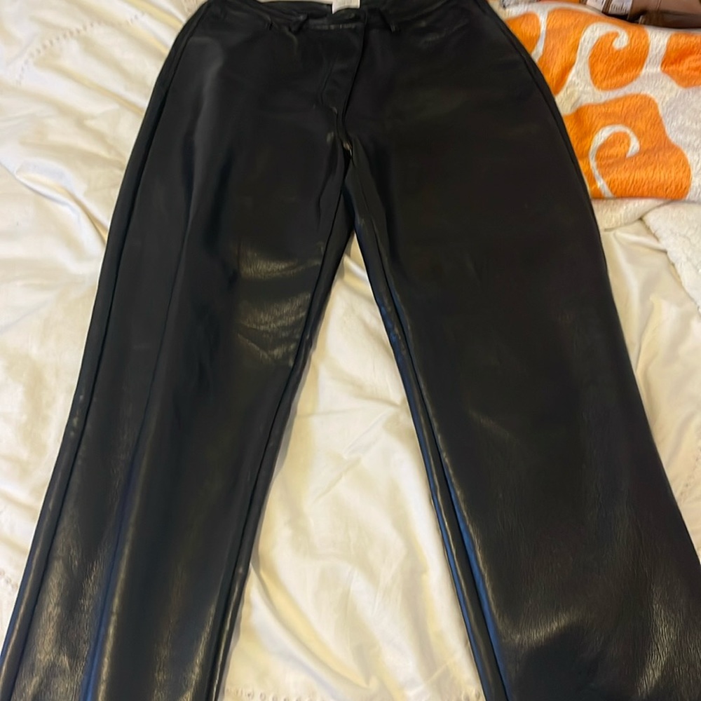 AMAZING CONDITION Wilfred aritzia melina leather pants